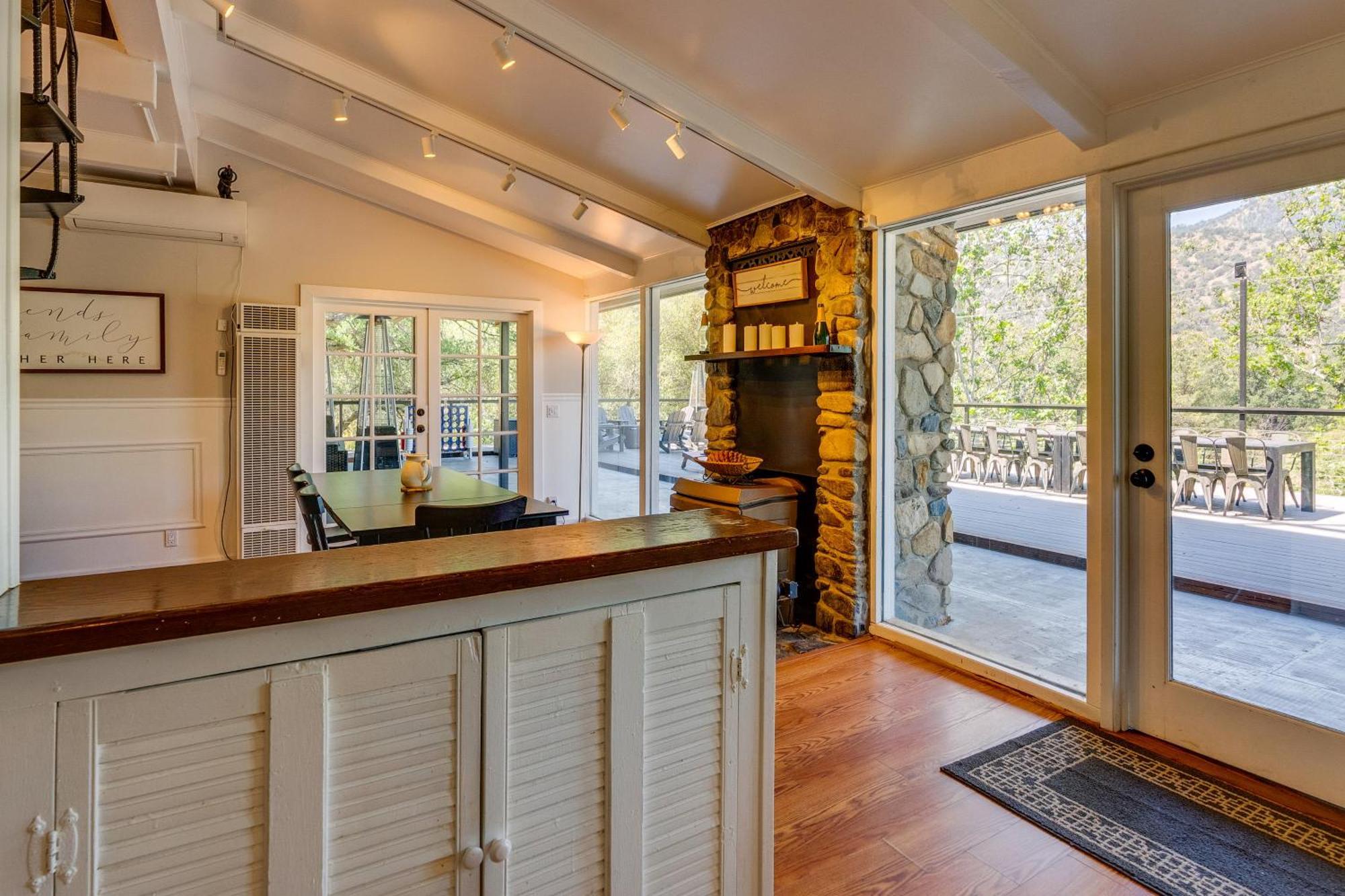 Updated Three Rivers Vacation Rental With Gas Grill Exteriör bild